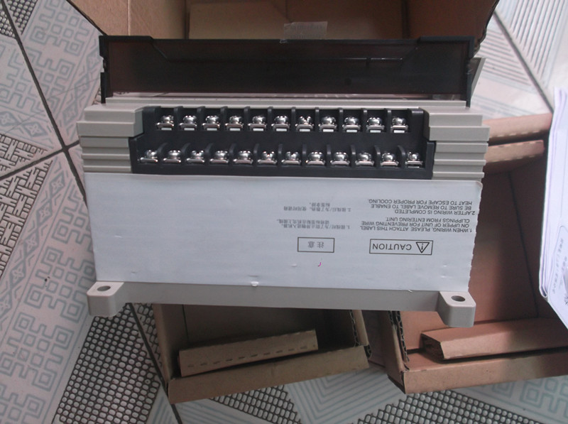 Spot supply of new packaging PLC programmable controller CPM1A-30CDR-A-V1