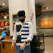 South Korea Spring New V-collar Strip Vest Knitted Male T-shirt Young Familiar Skin Men with Men in Beats