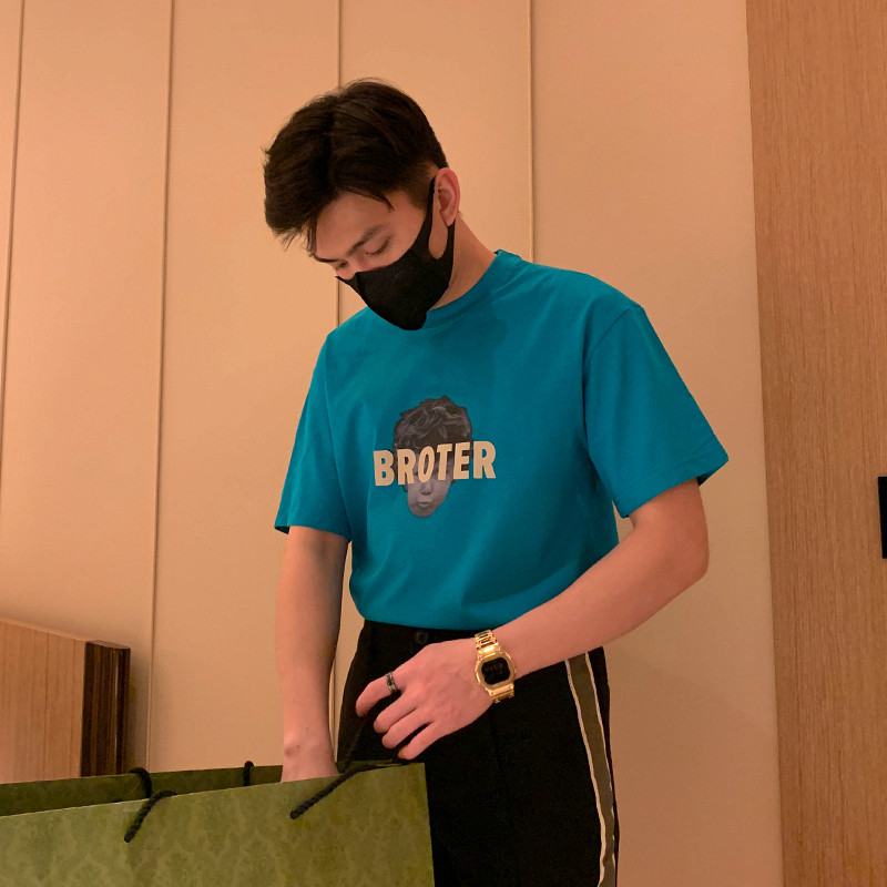 Summer new printing with half sleeve men Korea 2023 popular high - sense design circle loose short - sleeved boy tide