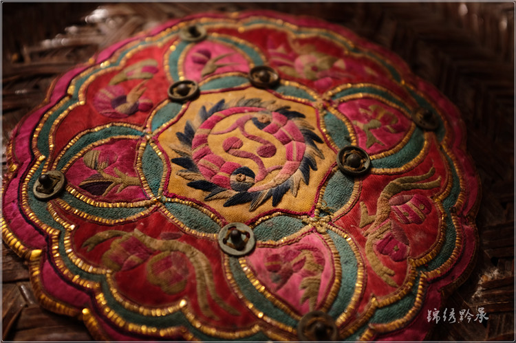 Old embroidery handmade embroidery embroidery embroidery ethnic craft Miao embroidery embroidery A