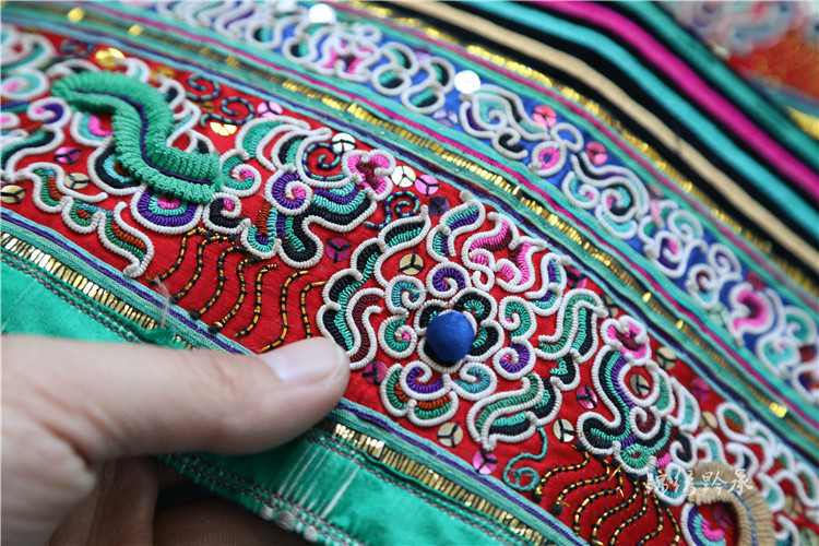 Hand-made old embroidery boutique Dong tie embroidery a pair of embroidery area 43 * 9 5cm 2-400