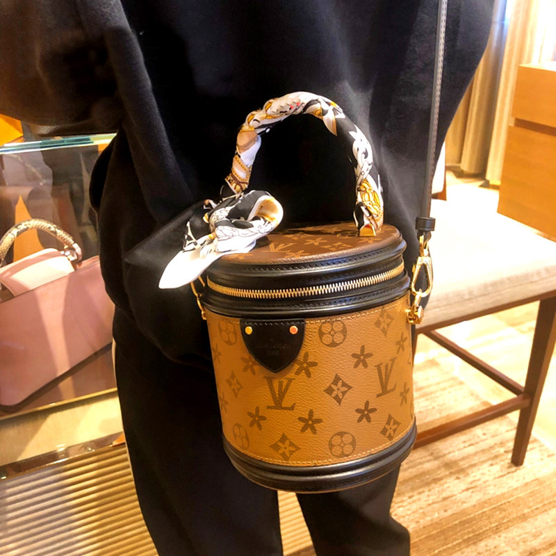 Hong Kong Luxury Tide Brand Bag 2021 New Leather Patchy Color Old Flower Cai Bucket Bag Pet Bag