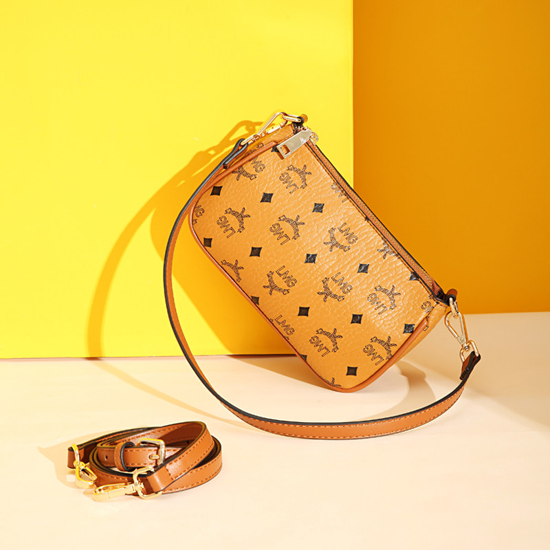 French Tide 2021 bag leather luxury one shoulder small bag summer pop oblique Hand bag pet bag