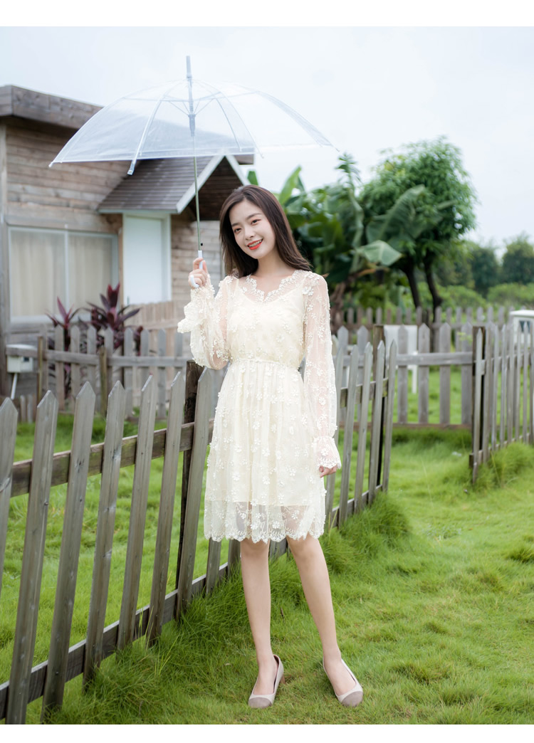 Mùa thu 2018 mới của phụ nữ khí chất eo đầu tiên tình yêu váy cô gái lưới khâu ren dài tay váy siêu cổ tích 	váy hạ eo xếp ly	