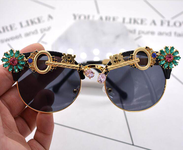 2017 new net red Zhou Yangqing same style key sunglasses fashionista retro women's all-match sunglasses