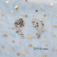 Пистолет, розы