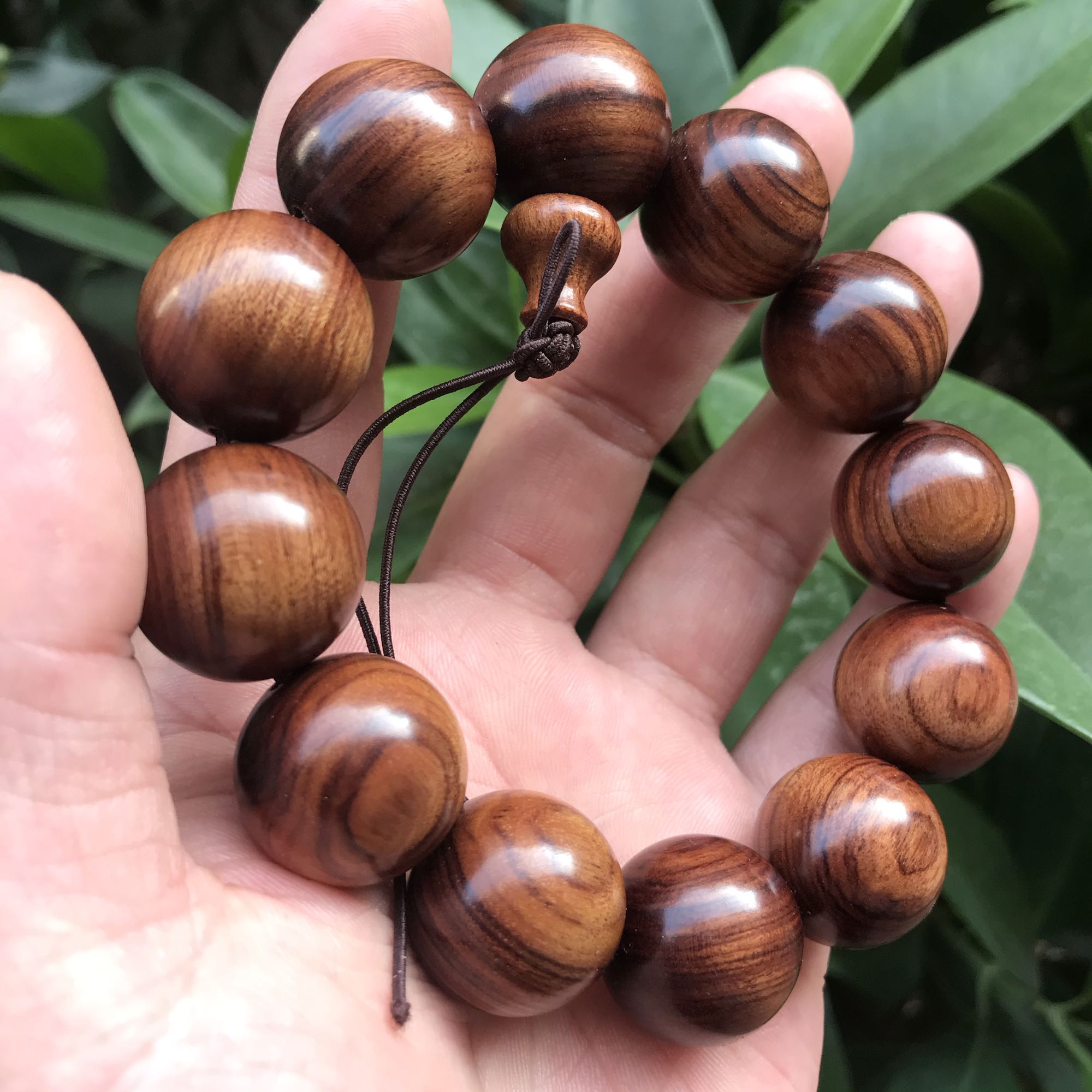 手串 雕刻 Amazon.com: 风车木手串檀木佛珠念珠2.0mm男女款时尚流行饰品108