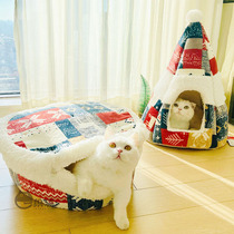 A weaseling Nordic Christmas cat coveted lamb with deep sleep with a closed tent removable for a cat house