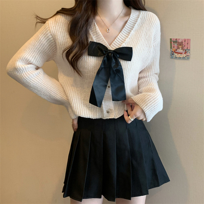 taobao agent Knitted cardigan, demi-season sexy sweater, short jacket, internet celebrity, long sleeve, V-neckline, fitted