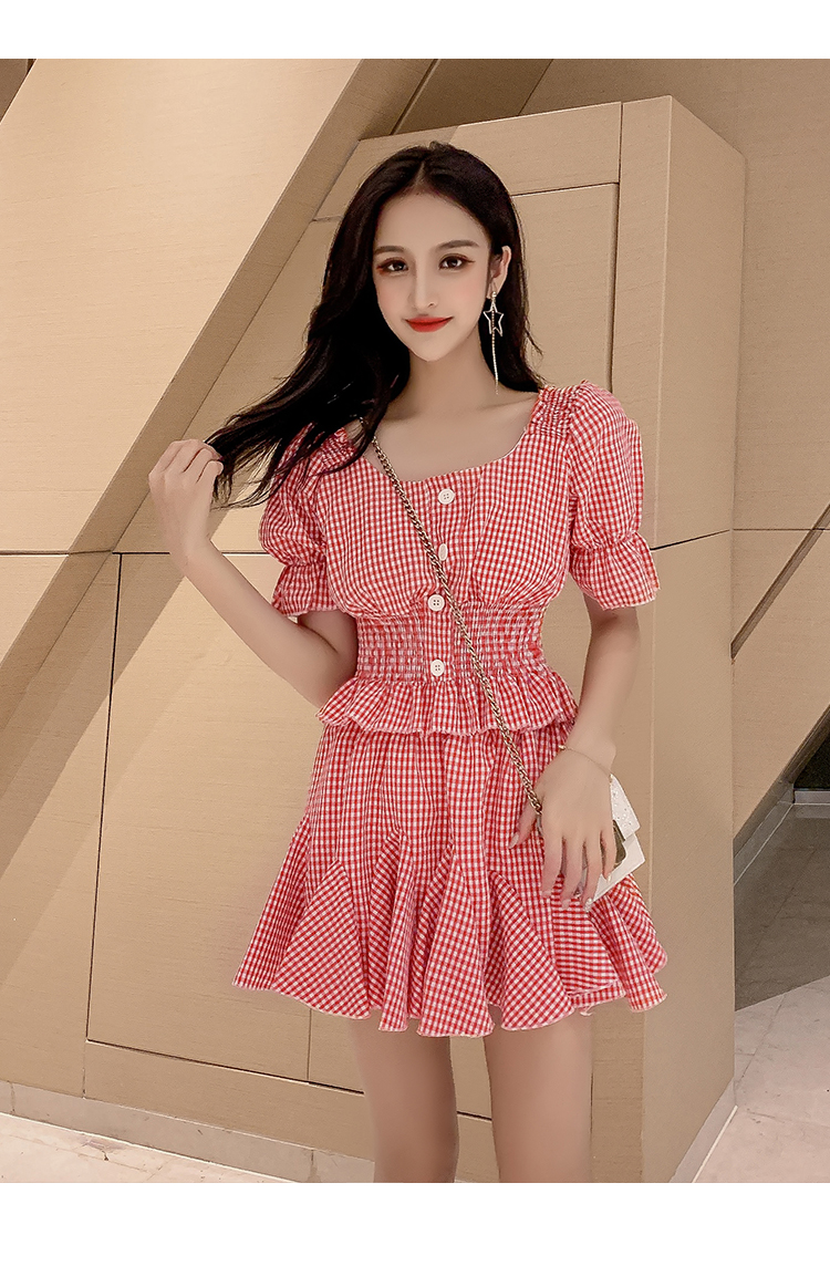 VK旗艦店 韓系格子荷葉邊短款上衣半身裙套裝短袖裙裝
