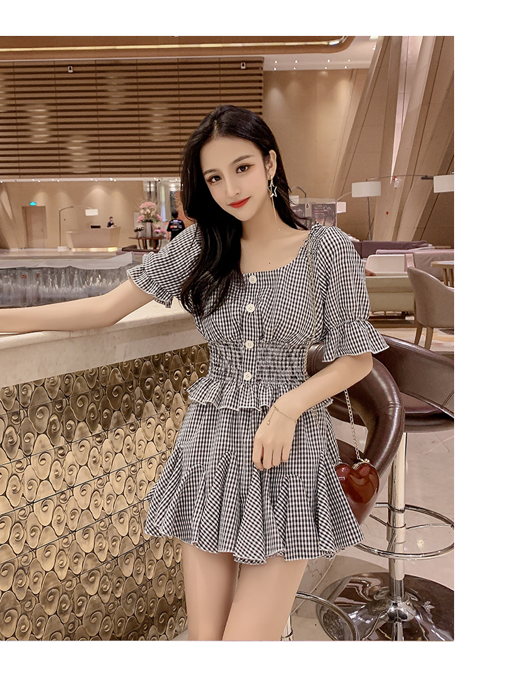 VK旗艦店 韓系格子荷葉邊短款上衣半身裙套裝短袖裙裝