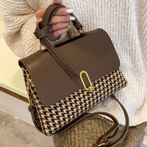 Hong Kong IT Girls Package High quality Texture New Internet Red Fashion Foreign Air Pet Carry-on Satchel 100 hitch