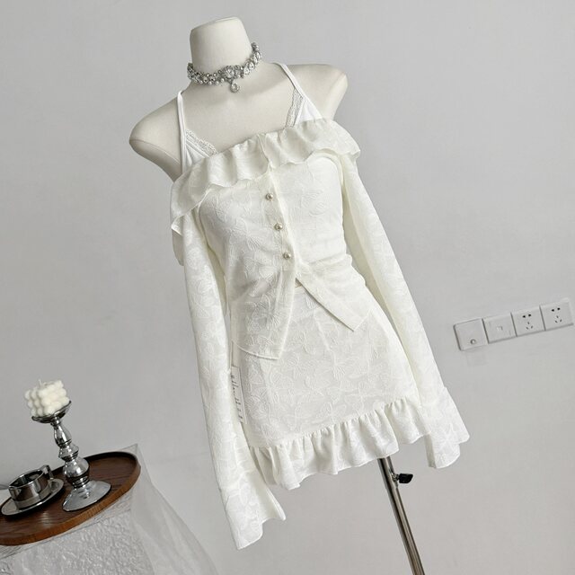 Lin Xi Xi Spring/Summer French Lace Shirt for Women, Slimming Hot Girl Design Cardigan Top