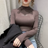 Демисезонный цветной приятный телу лонгслив, высокий воротник, облегающий крой, с вышивкой, в западном стиле