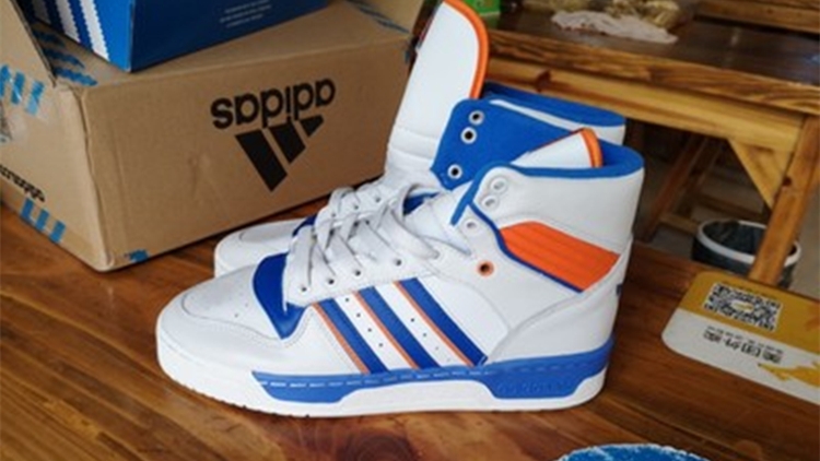 Adidas运动鞋,双脚的时尚无与伦比