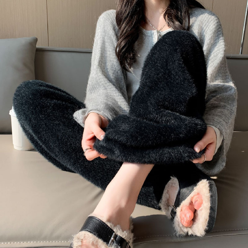 Soft Glutinous Rice Mink Velvet Knitted Fleece-Lined Pants for Women, High-Waisted Straight-Leg Casual Pants, Autumn and Winter Furry Black Wide-Leg Trousers