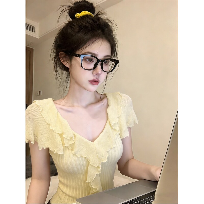 Hot Girl Slim-Fit Knit Top for Women, Summer Single-Wear Sexy V-Neck Ruffle Patchwork Short-Sleeve Yellow T-Shirt