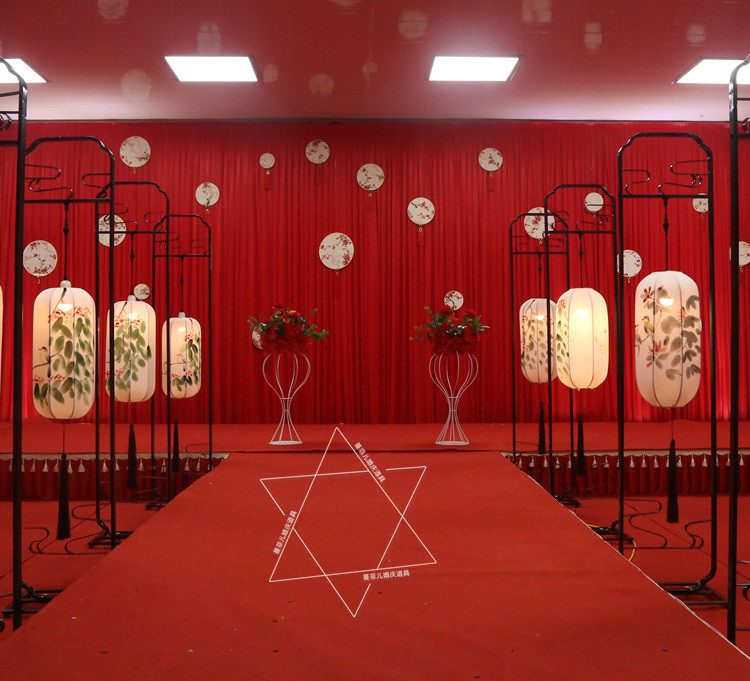 New Hand-painted Lantern Road Leading China Wind Flowers Bird Lantern Palace Lantern New Chinese T Taiwan Pendulum Pieces Creative Wedding and Wedding Props