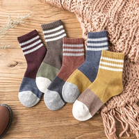 18 mùa thu mới nước Anh gió retro màu sắc kết hợp ba thanh đan ống nữ vớ vớ cotton thoải mái vớ off white