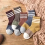 18 mùa thu mới nước Anh gió retro màu sắc kết hợp ba thanh đan ống nữ vớ vớ cotton thoải mái vớ off white