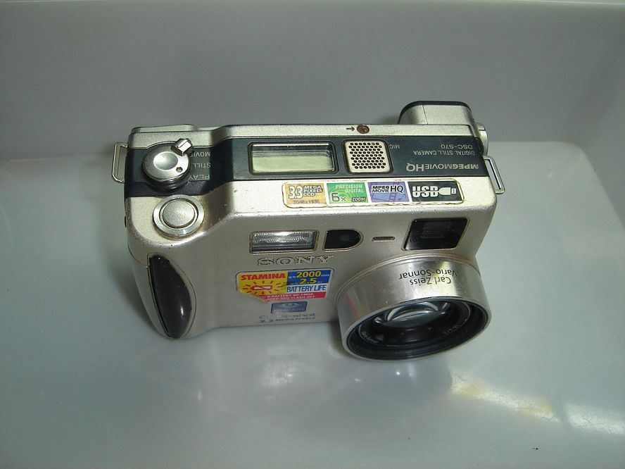 Used when accessories for sale Sony Sony DSC-S70 DSC-S85 Digital Camera