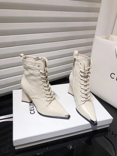 香港法式复古尖头高跟短靴女2025春秋时装靴保暖加绒粗跟及踝靴子