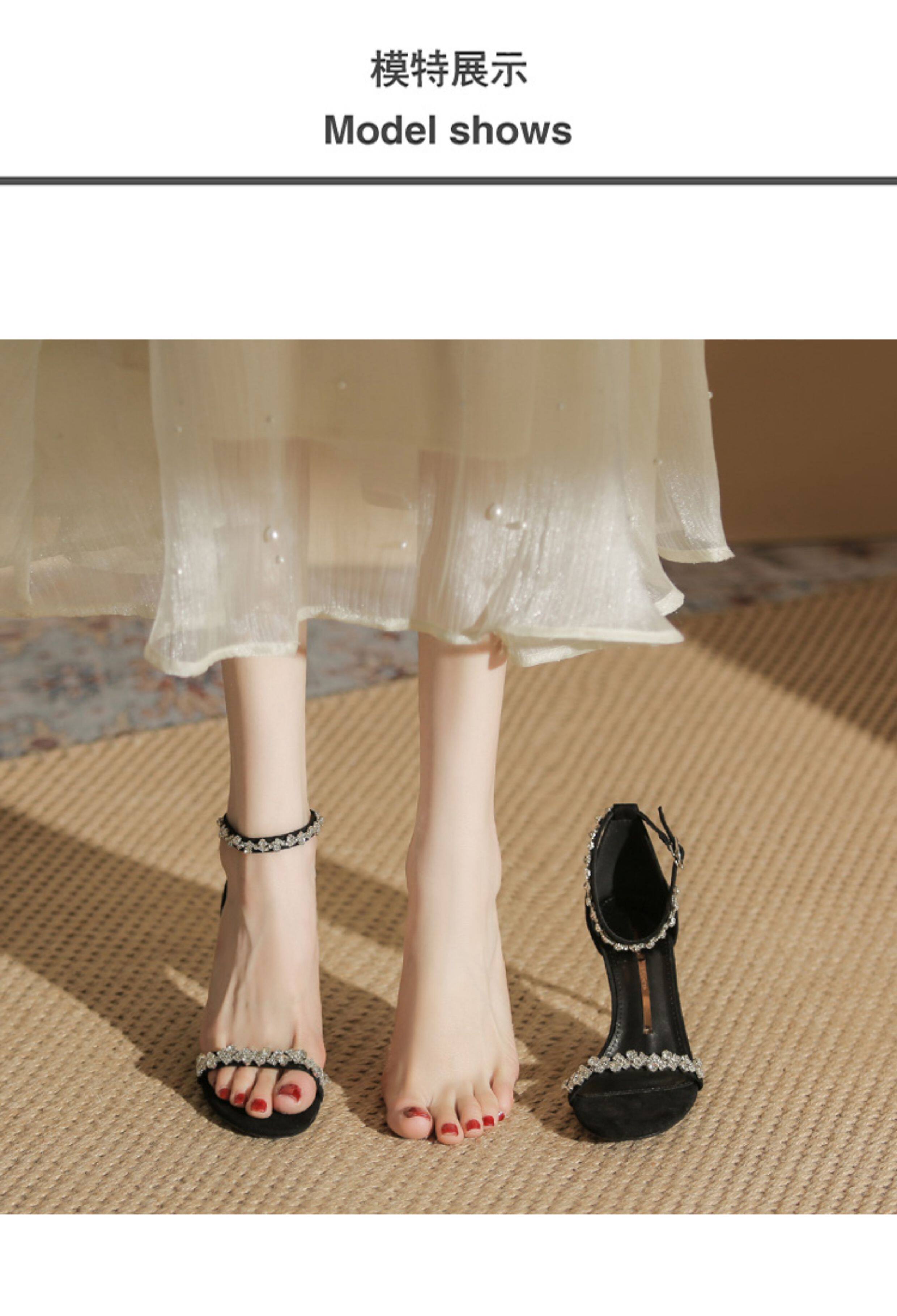 Летние босоножки, универсальные черные туфли на высоком каблуке с ремешком, Гонконг, 2025 года 叁里 