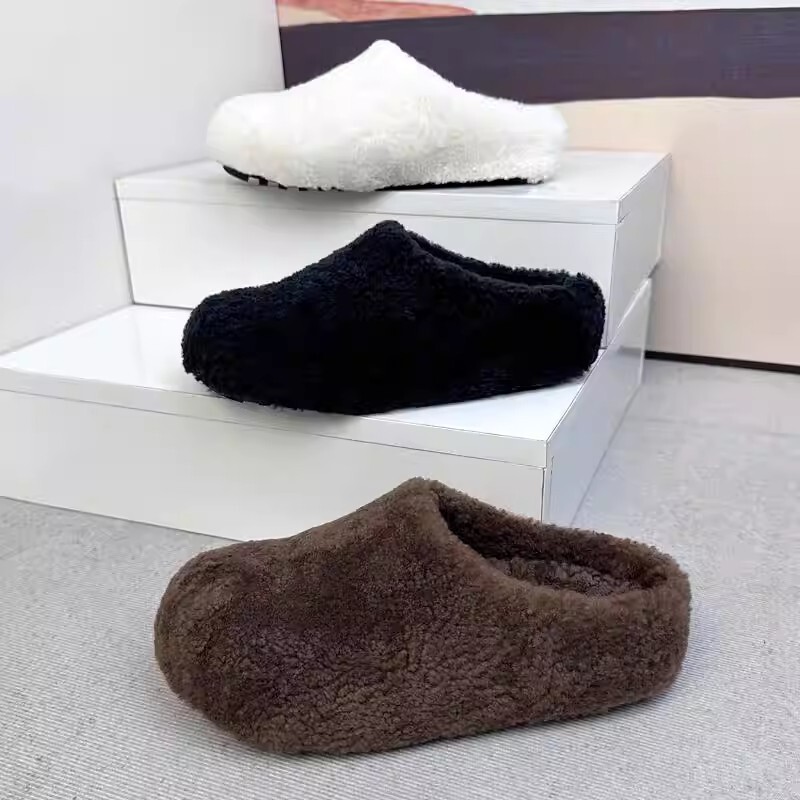 Hong Kong Thick-Soled Platform Furry Shoes for Women 2026 Autumn and Winter Kapibara Toast Closed-Toe Half Slippers Lazy Birkenstock Shoes