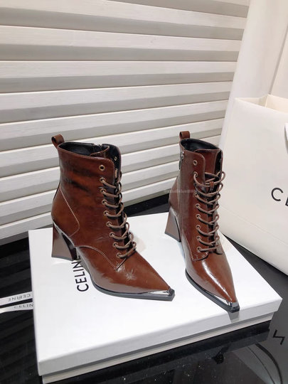 香港法式复古尖头高跟短靴女2025春秋时装靴保暖加绒粗跟及踝靴子