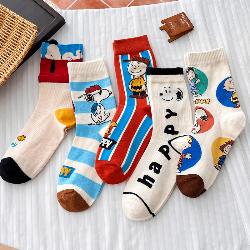 American Comic Style Snoopy Personalized Socks for Women, Mid-Calf Cartoon Cute Creative Outerwear Niche Exclusive Couple Socks