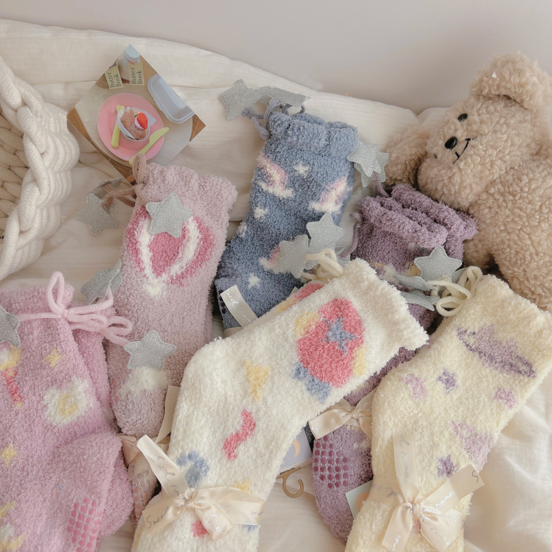Japanese-Style Cute Coral Fleece Socks for Women, Mid-Calf Socks for Autumn and Winter, Thickened and Warm, Towel Floor Socks, Sleep Socks
