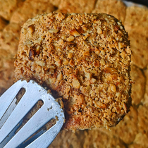 Ningqiang walnut bun is made now Hanzhong specialty handmade walnut cake Shaanxi Wenjia Pastry Nut cake