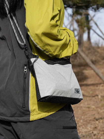 赤鹿户外鹿溪信封包大力马混纺运动包骑行杂物包旅行休闲斜挎包