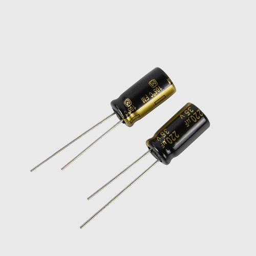 220UF 35V Оригинальная Япония Panasonic FM -серия
