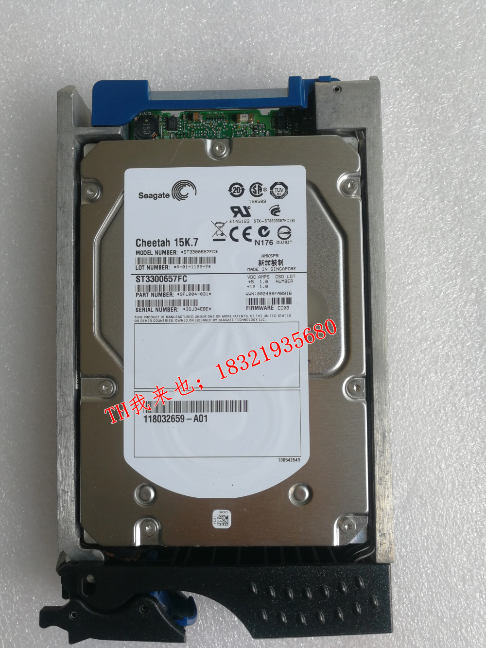 Original EMC CX-4G 15K 300G storage hard disk 005048950 Physical map