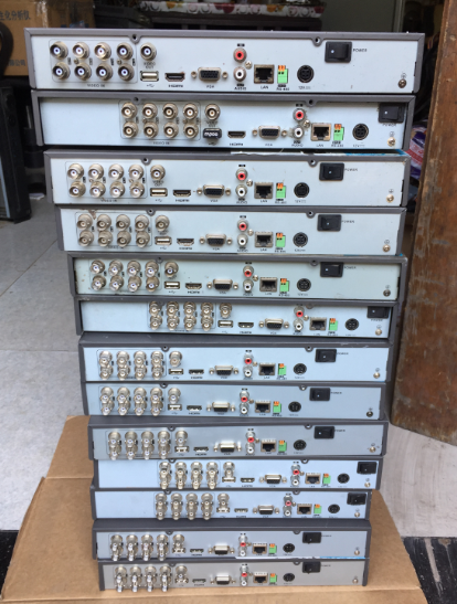 Second-hand Hikvision 8-channel 7808 analog hard disk video recorder DS-7808H-SNH fluorite cloud mobile phone monitoring