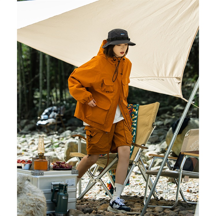 オーバーサイズジャケット女性の 2023 春、秋、夏の新作ルーズワークウェアフード付きジャケット薄手のウインドブレーカー