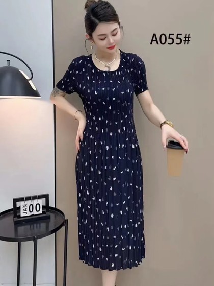 夏季新款女式大码褶皱法式连衣裙碎花显瘦气质洋气显白真丝高级裙
