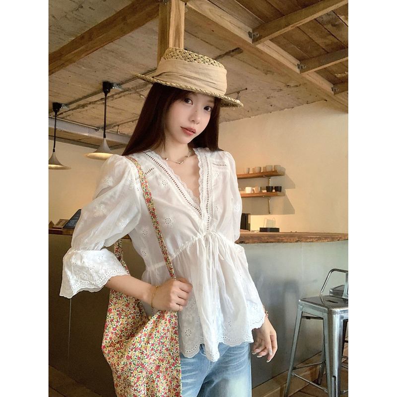 Cocori LAOSHU ~ Gentle Hollow-Out V-Neck Lace Embroidery Long-Sleeve Shirt for Women, New Summer Style with Waist-Tie Top