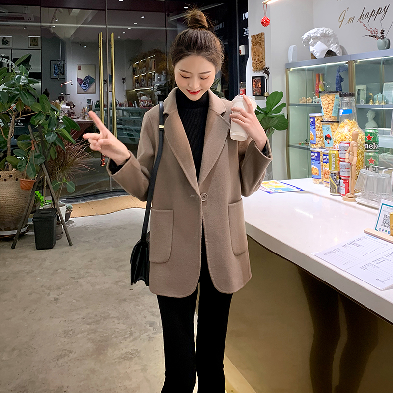 Small woolen coat short woolen coat women's short section 2022 autumn and winter new fashion woolen coat