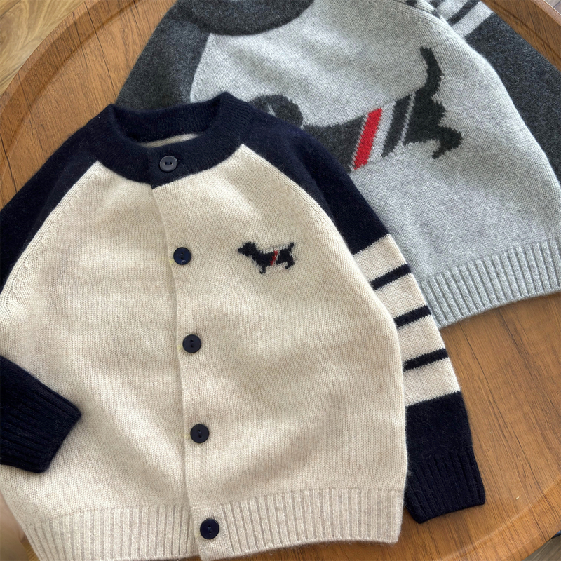 New Autumn and Winter Boys' Cardigan Children's Sweater 100% Cashmere Pullover Coat for Older Children with Puppy Design, Thick and Versatile