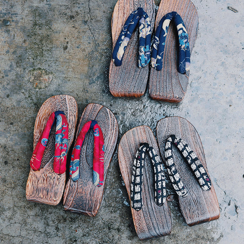 Flip-Flops with Chinese Style, Japanese Style, Thick-Soled Slippers, Clogs, Height-Increasing Shoes with Chinese Style