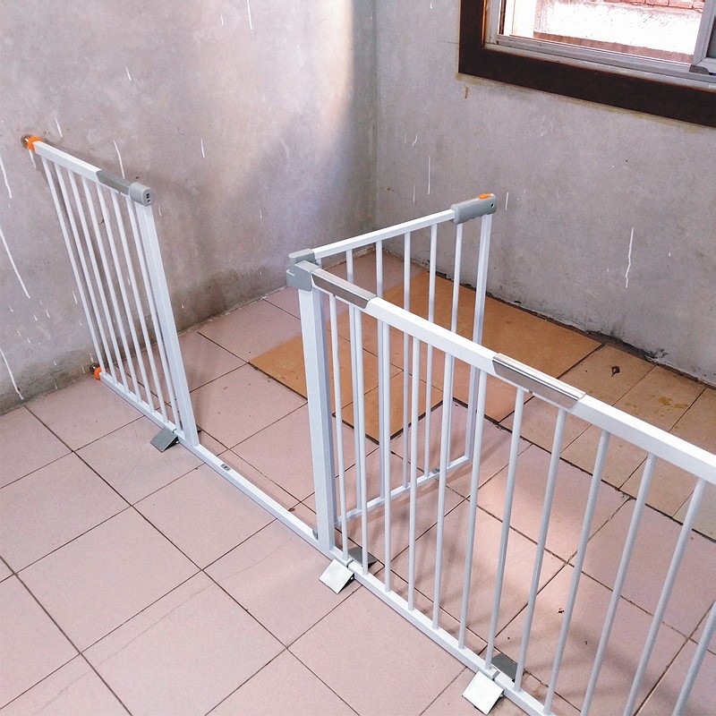 [USD 171.88] Pet Dog Fence Guard Fence Large Medium Dog Puppy Fence