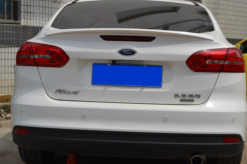 15-17 Fox mui xe sơn đuôi gió sơn mài ABS miễn phí đấm sửa đổi đuôi FORD sửa đổi cánh gió ô tô
