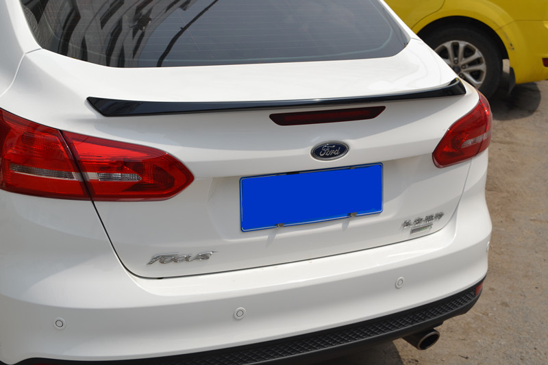 15-17 Fox mui xe sơn đuôi gió sơn mài ABS miễn phí đấm sửa đổi đuôi FORD sửa đổi cánh gió ô tô