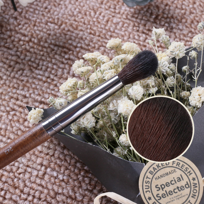 Muf242 smudge brush nose shadow brush nose highlight brush nose silhouette brush a super soft Cangzhou makeup brush