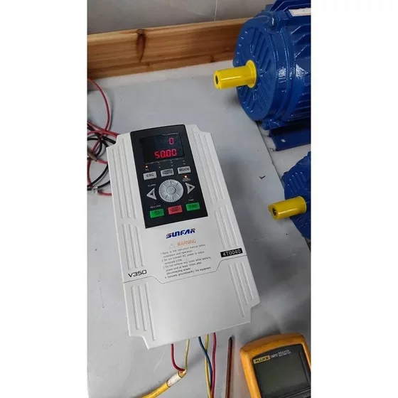 비 가격 교섭 협상 쿼드 측 주파수 컨버터 4kw, v350-4T0040, 실제 촬영, 색상은 그림에 나와 있습니다.