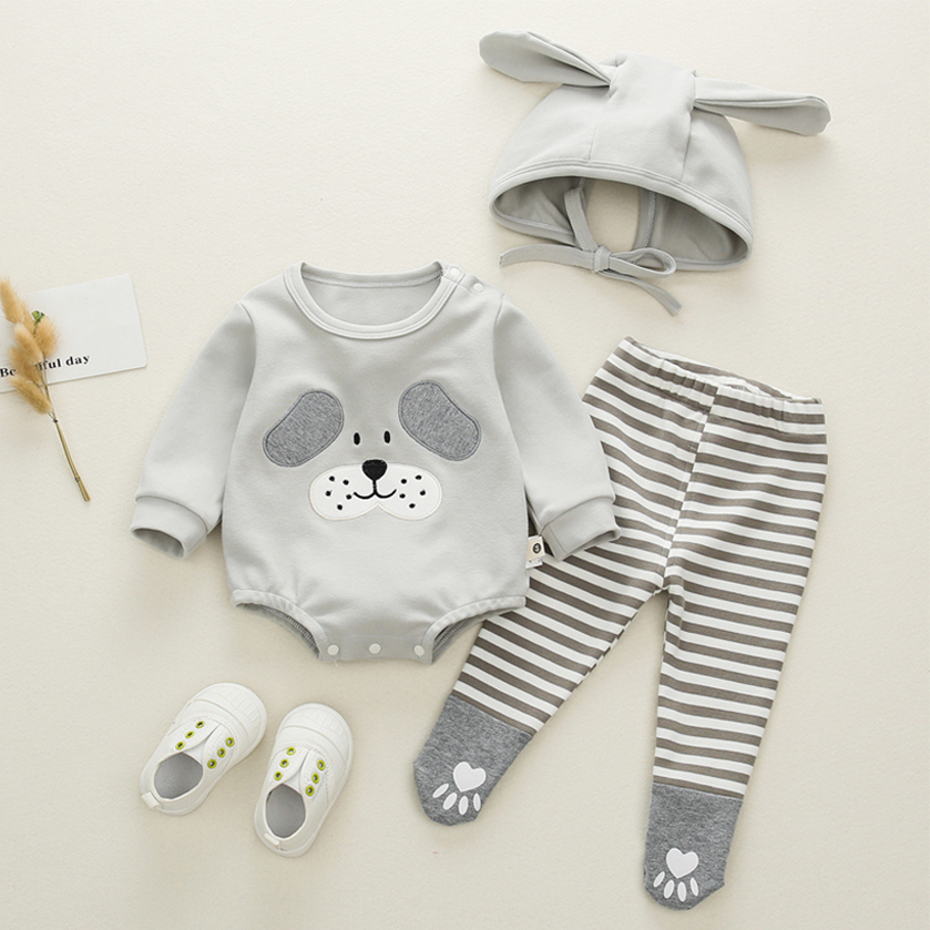 Newborn three-piece suit bag shelter Baby hip triangle jumpsuit Spring cartoon knitted suit out of the hug