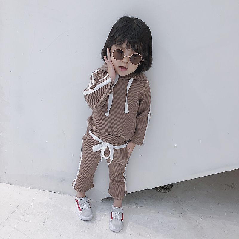 Bộ đồ bé gái mùa xuân và mùa thu mới phiên bản Hàn Quốc của quần dài trẻ em nước ngoài quần dài hai mảnh set đồ 1-3 tuổi cho bé gái 4 tuổi áo trẻ em