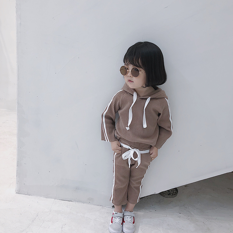 Bộ đồ bé gái mùa xuân và mùa thu mới phiên bản Hàn Quốc của quần dài trẻ em nước ngoài quần dài hai mảnh set đồ 1-3 tuổi cho bé gái 4 tuổi áo trẻ em